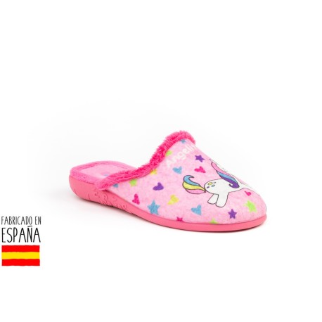 Calzado descanso destalonado con detalle dibujo poni, made in