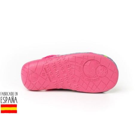 Calzado descanso destalonado con detalle dibujo poni, made in