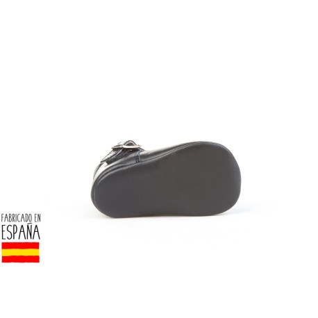 Zapatito suela blanda de piel cierre hebilla, made in spain -