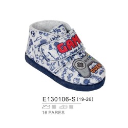 Zapatillas descanso cerradas, dibujo gamers y cierre velcro