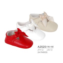 Merceditas primeros pasos suela blanda, detalle lazo en cierre