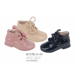 Merceditas abotinadas detalles troquelados y acabado satinado, cierre pompones en cordones-Bubble-BBI-A1178